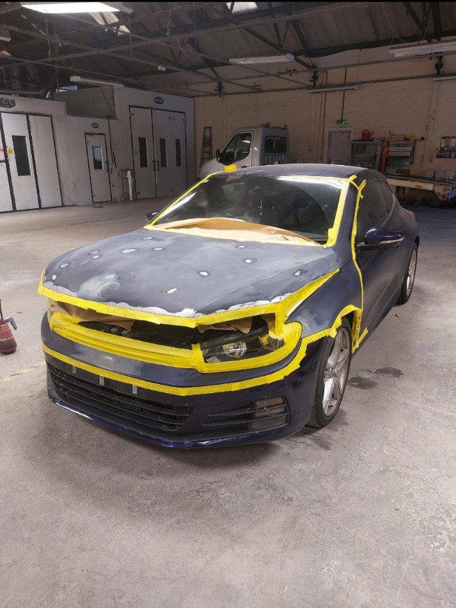 Preparation For a Full Body Car Repair Car Respray